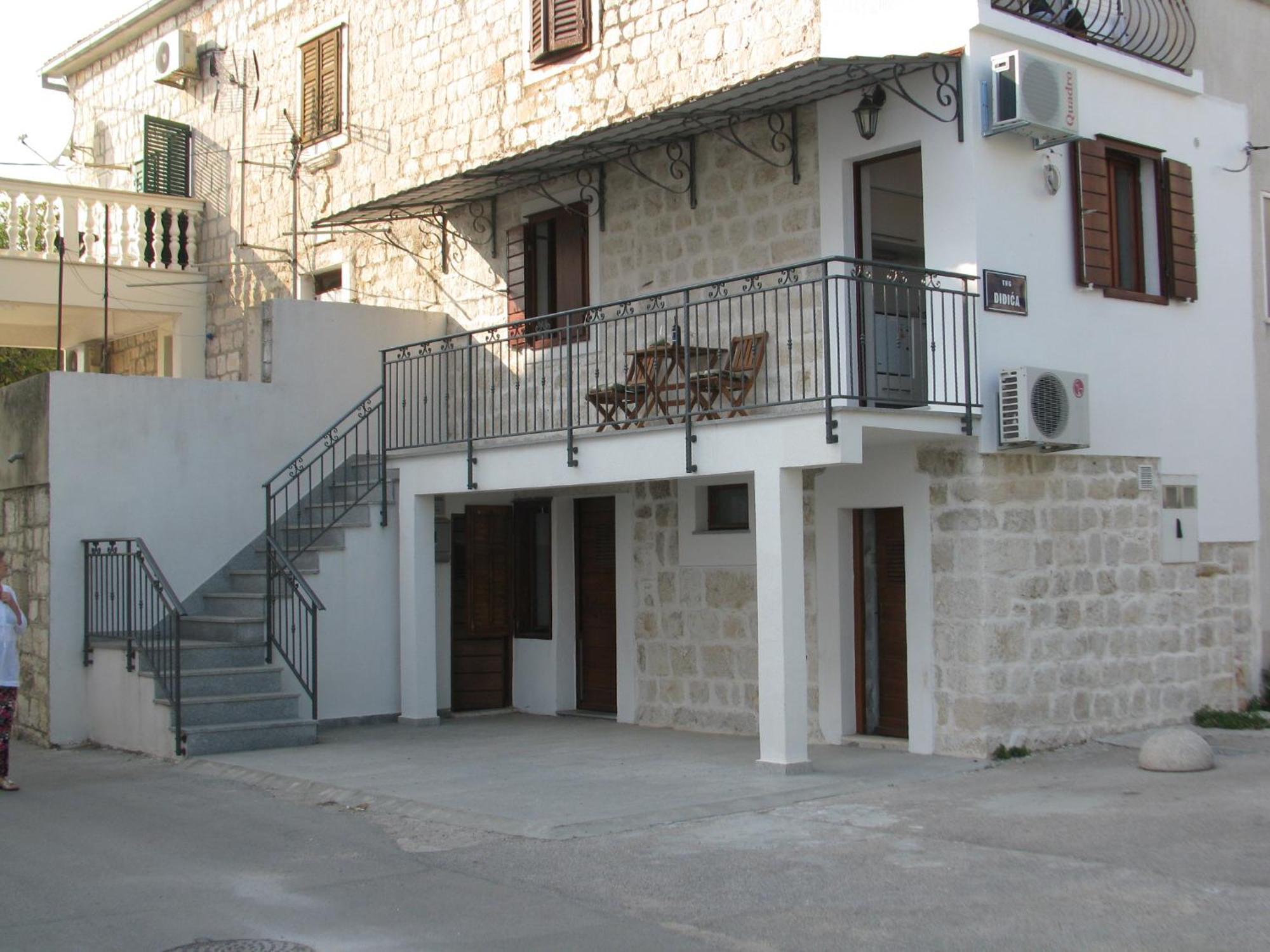 Apartment In Stone House On Seaside Kaštela Extérieur photo